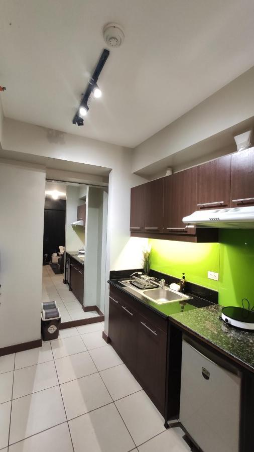 Resort Living Condominium Unit In Metro Маніла Екстер'єр фото